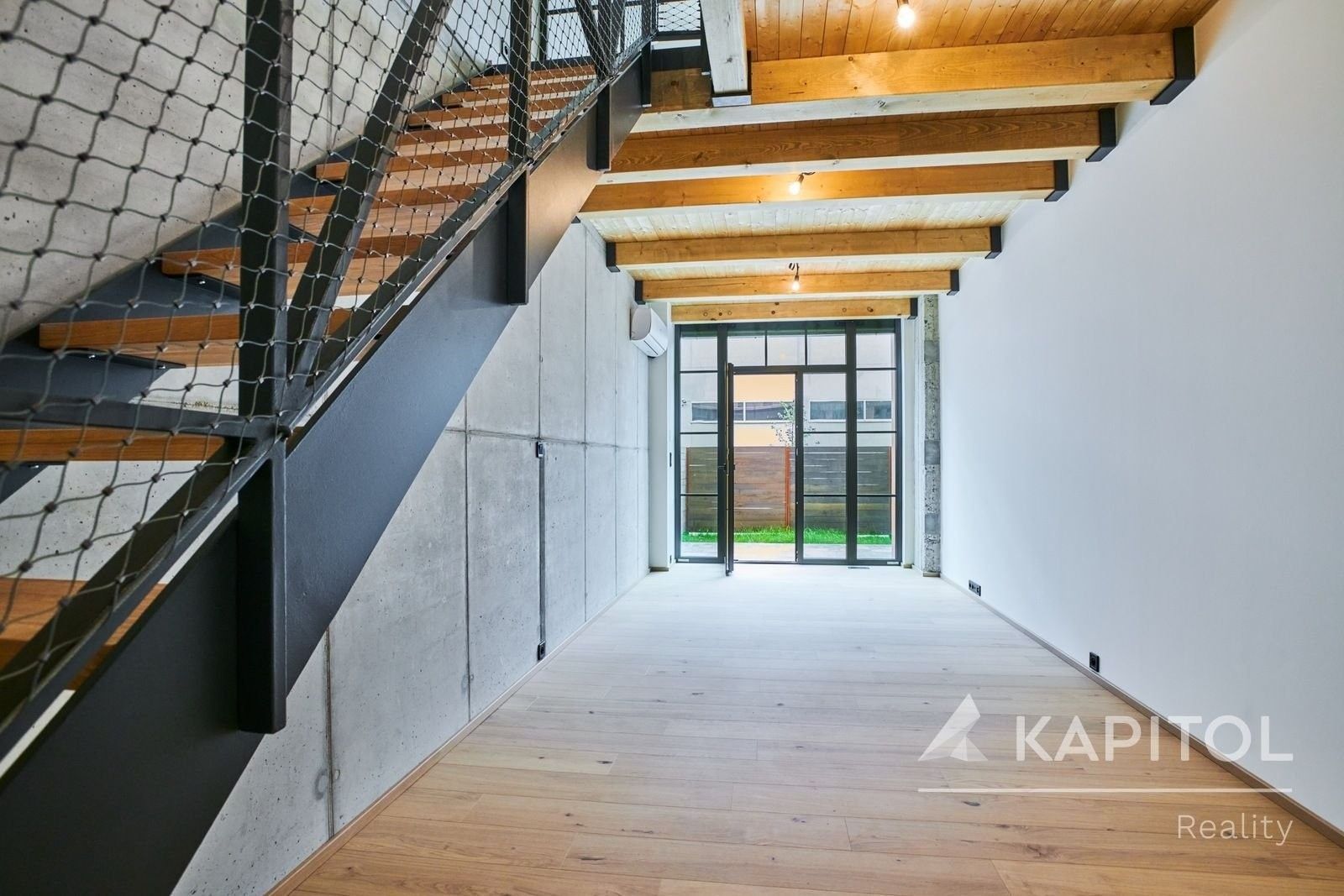 3+kk, Kolbenova, Praha, 66 m²