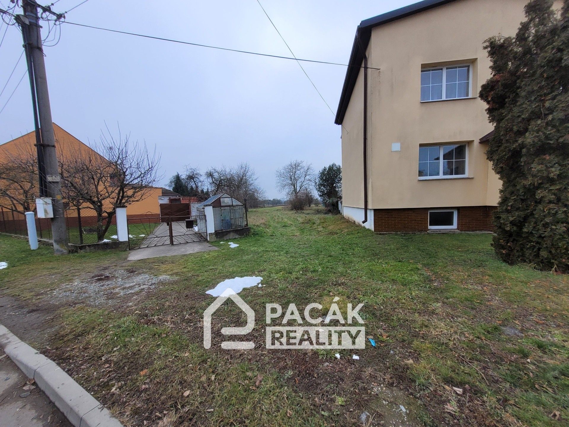 Prodej pozemek pro bydlení - Lobodice, 2 117 m²