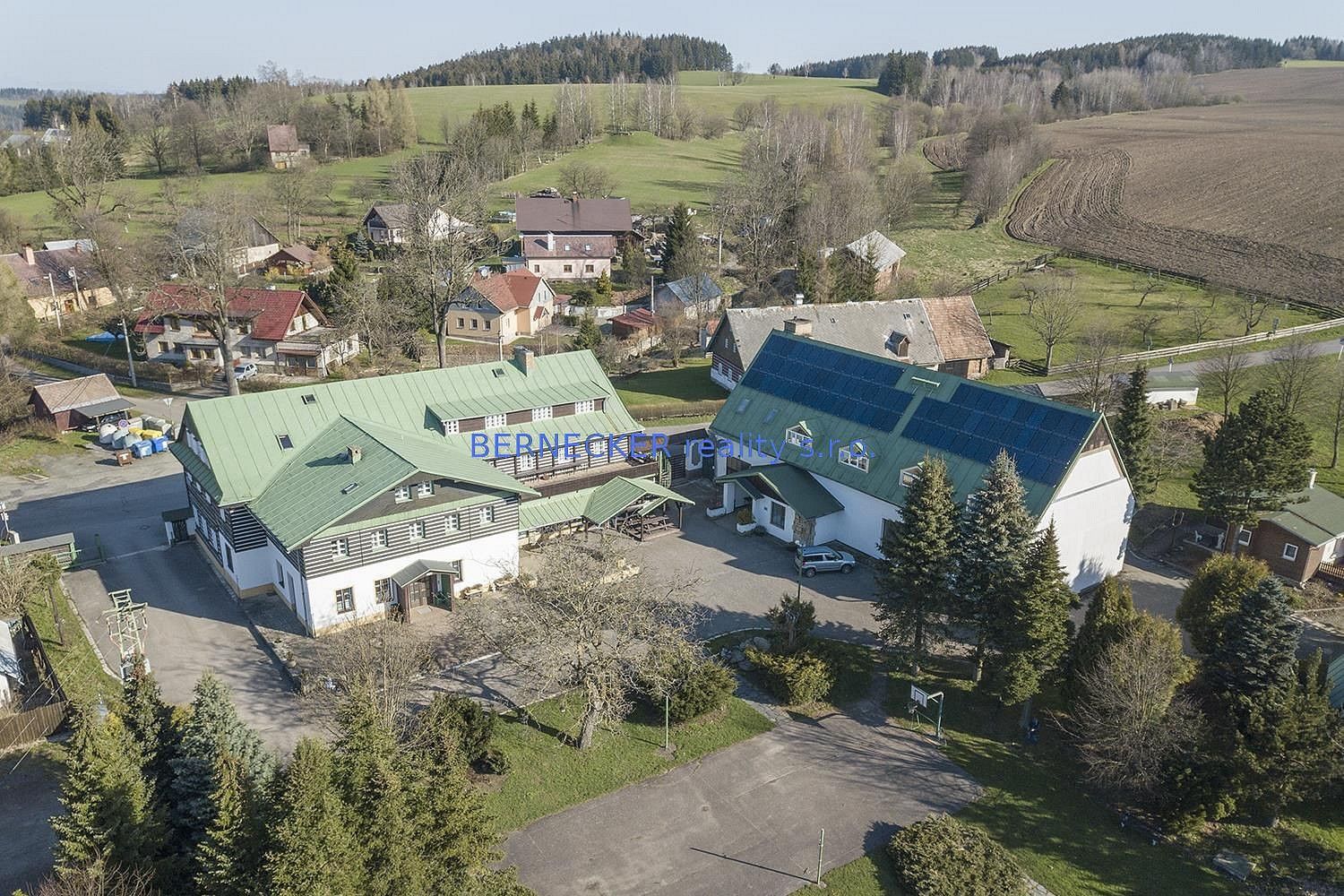 Ubytovací zařízení, Sněžné, okres Rychnov nad Kněžnou, Královéhradecký kraj, 2 595 m² - 2