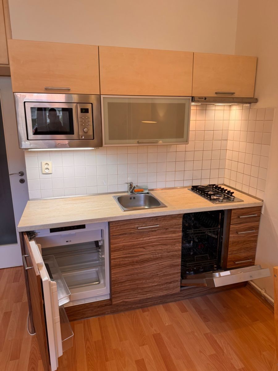 Pronájem byt 1+kk - V Domově, Praha - Žižkov, 30 m² - 5