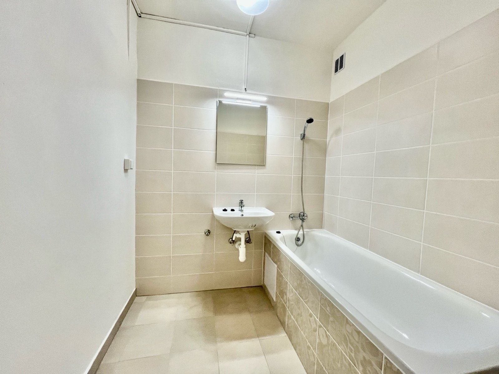 Pronájem byt 3+1 - Československé armády, Frýdek-Místek - Místek, Moravskoslezský kraj, 70 m² - 5