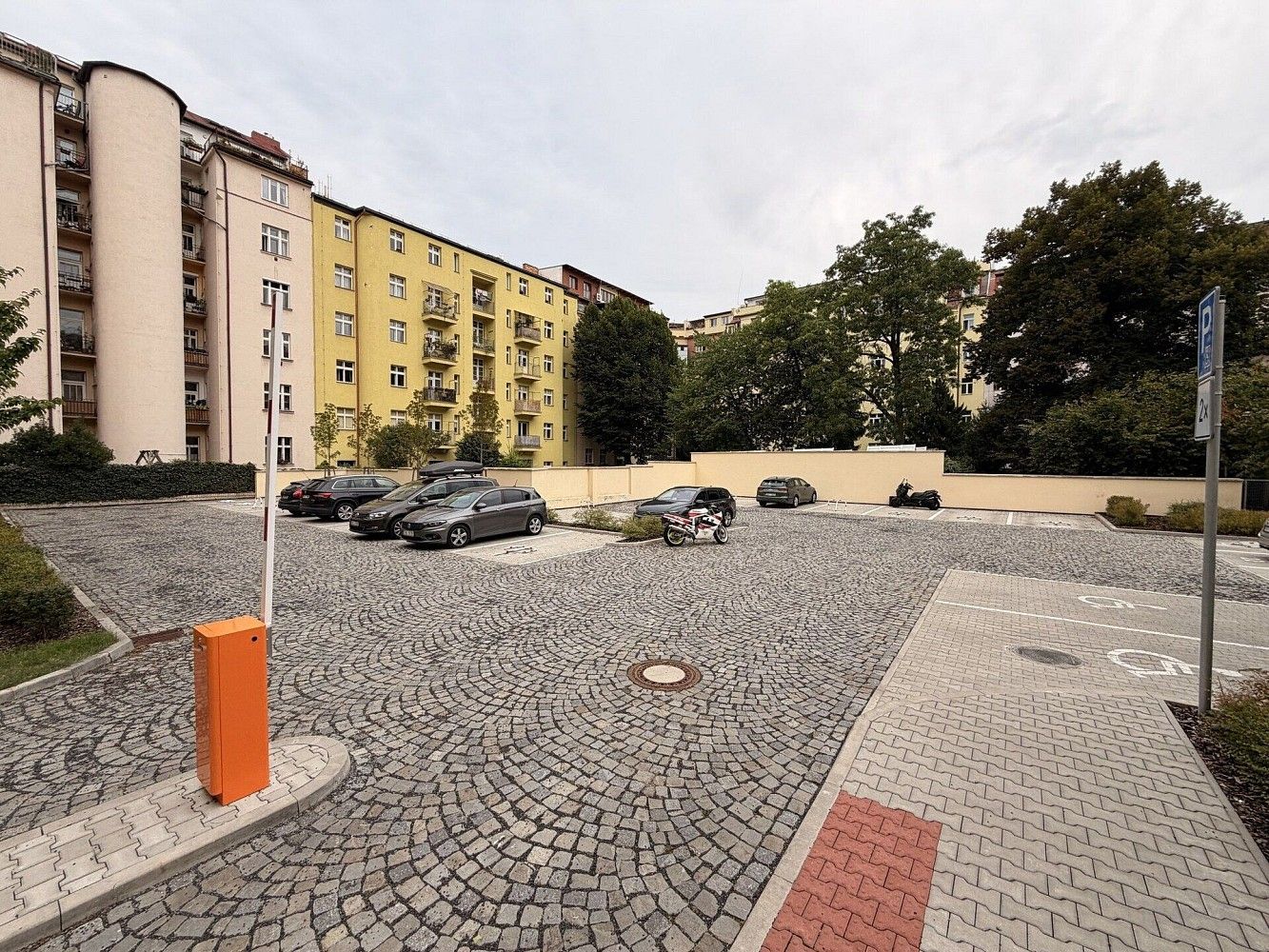 Pronájem ostatní - Praha - Bubeneč, okres Praha 6, Hlavní město Praha, 12 m² - 5