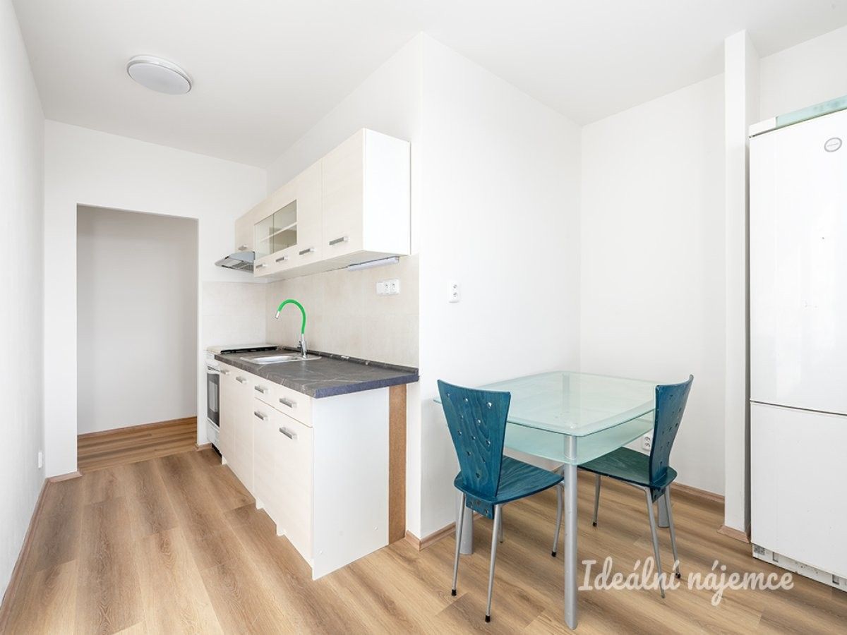 2+1, Praha 18, Praha, 61 m²