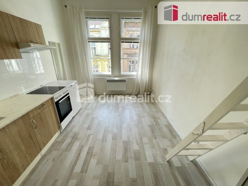 Pronájem byt 1+kk - Kmochova, Praha, 22 m²