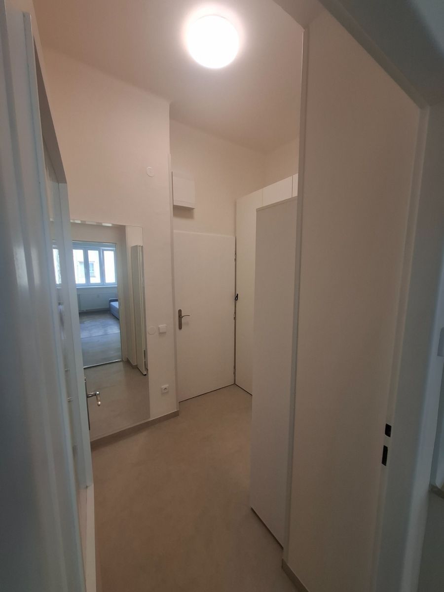 2+kk, Jindřicha Plachty, Praha - Smíchov, 47 m² - 2