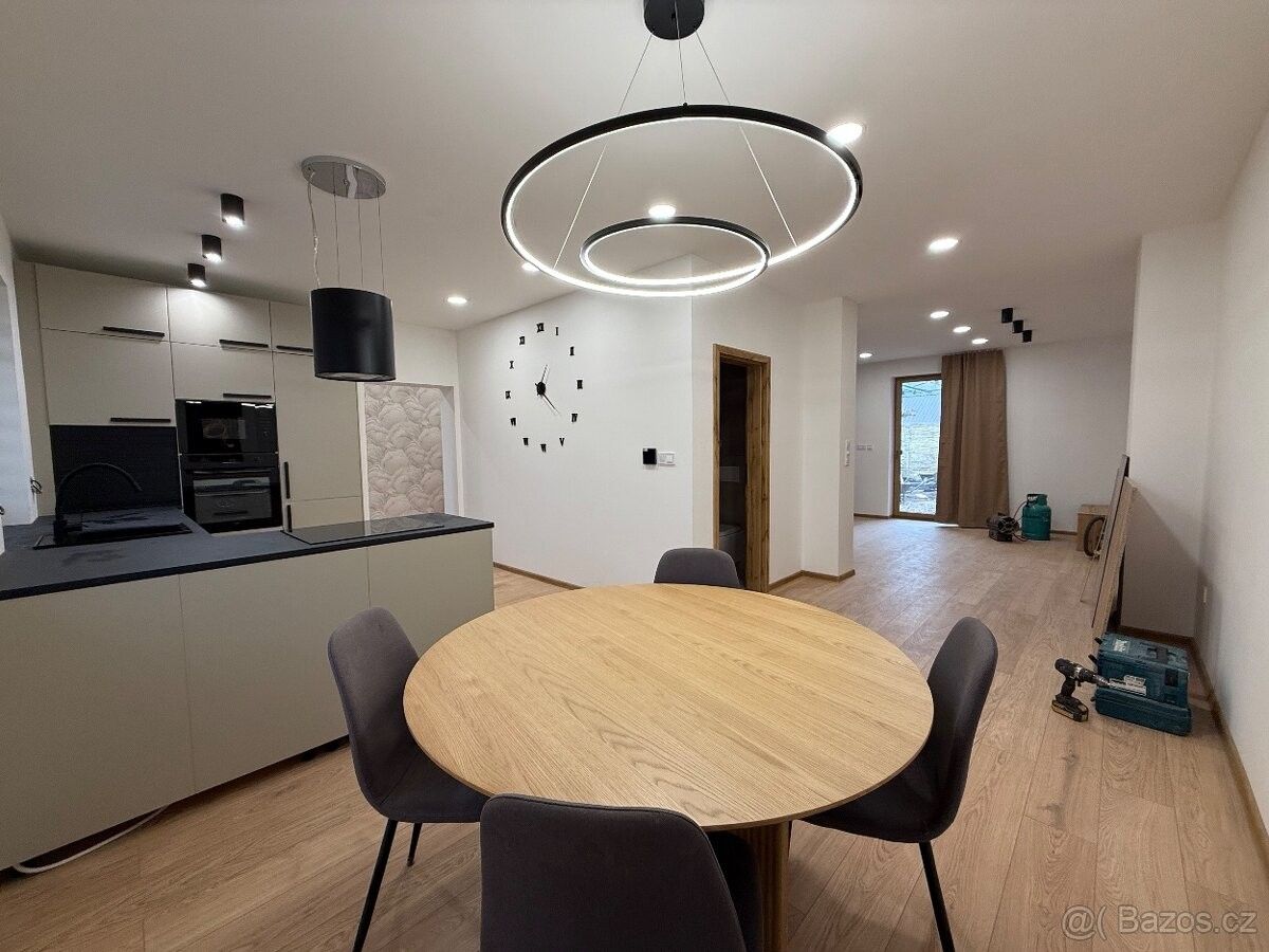 Pronájem rodinný dům - Nový Bydžov, 504 01