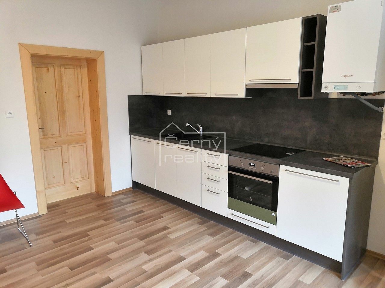 2+kk, Okružní, Pardubice - Bílé Předměstí, 46 m² - 1