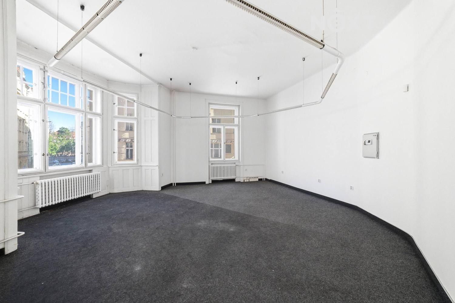 Pronájem kancelář - Kaprova 40, Praha Staré Město, 304 m² - 5
