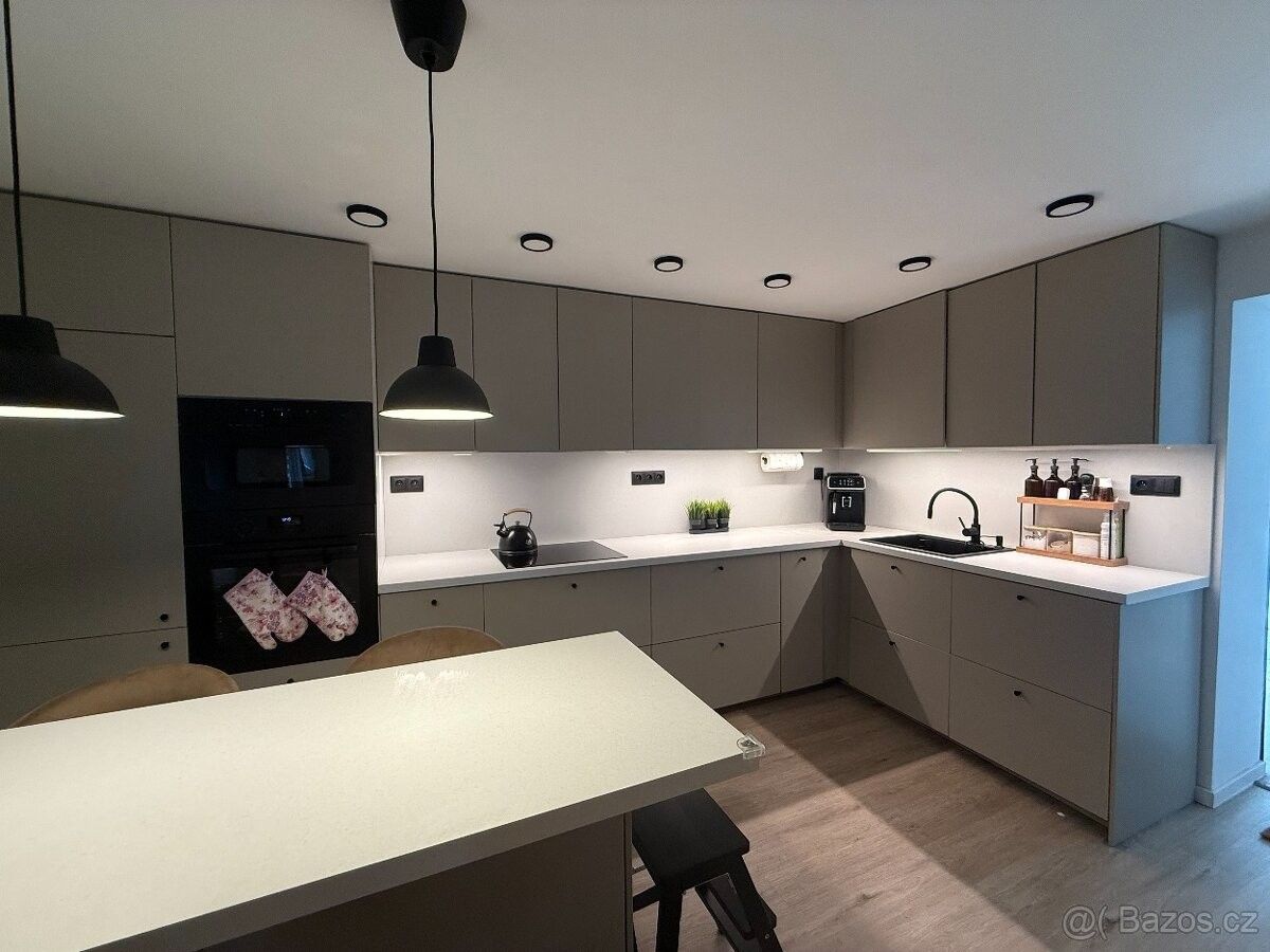 Rodinné domy, Vsetín, 755 01