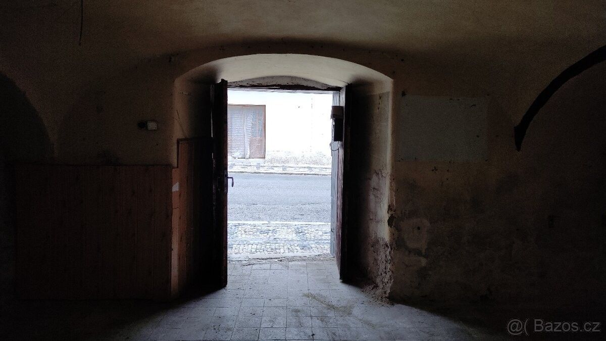 Pronájem obchodní prostory - Velvary, 273 24