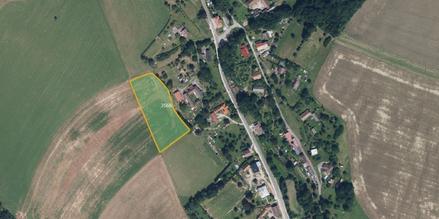 Louka, 7 978 m²