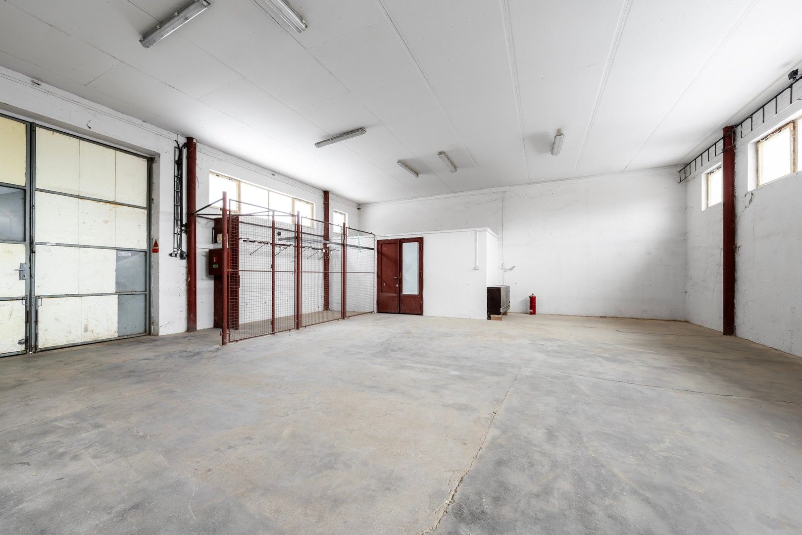 Sklady, Plzeň, 330 m²