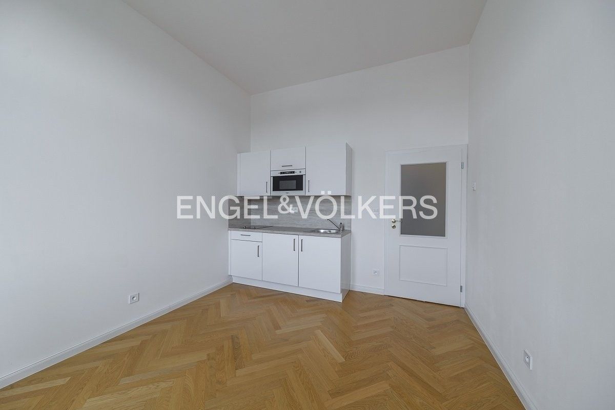 Pronájem byt 1+kk - Rašínovo nábřeží, Nové Město, Praha, Česko, 22 m²