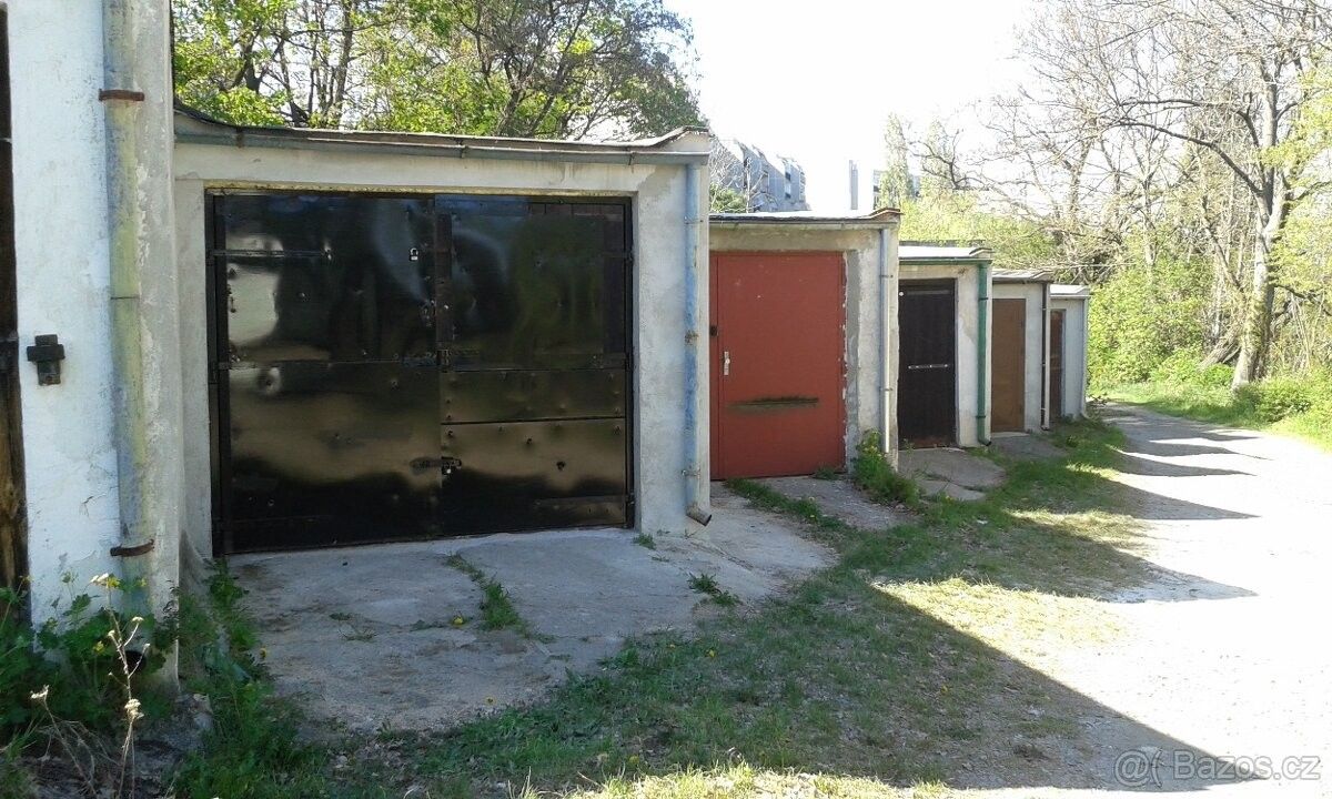 Garáže, Praha, 140 00