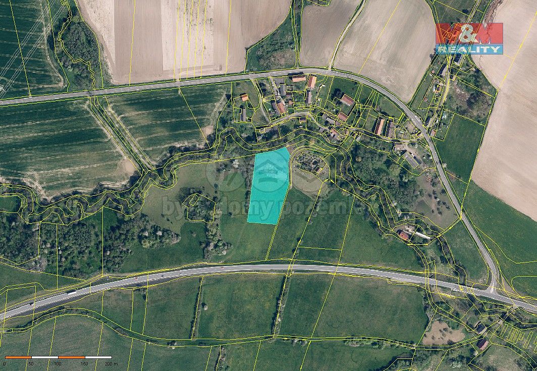 Louka, 2 150 m²
