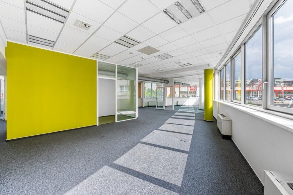 Kancelář · 974 m² · Doudlebská, Praha - 4