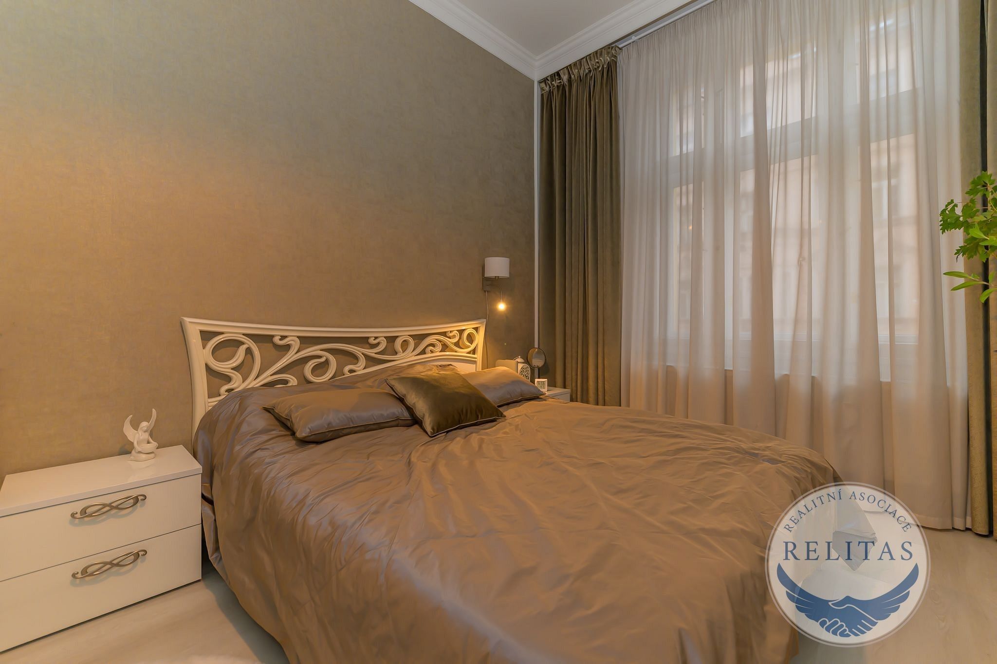 3+kk, Sezimova, Praha, 74 m²