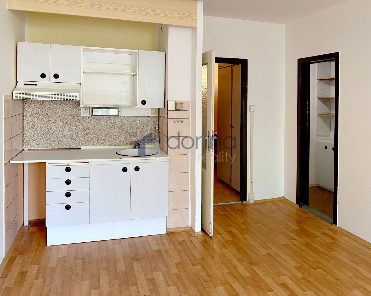 Pronájem byt 1+kk - Božetická, Praha Modřany, 29 m² - 2