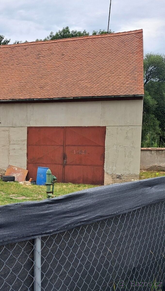 Sklady, Louny, 440 01