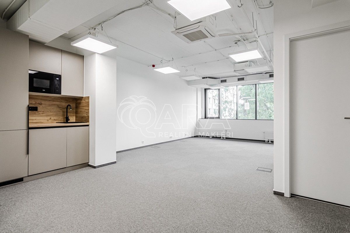 Pronájem kancelář - Litoměřická, Praha, 87 m²