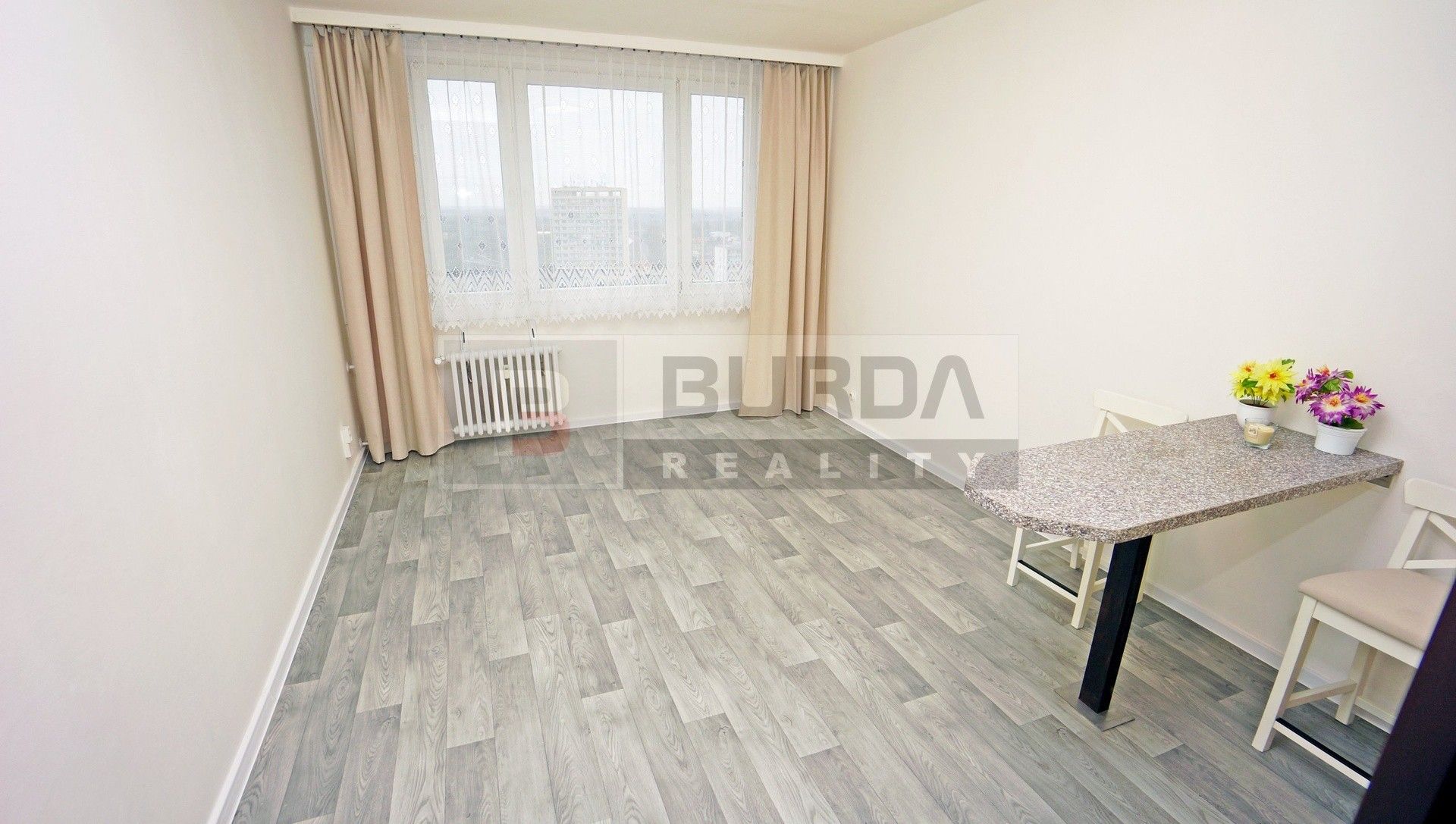 Pronájem byt 1+kk - Neratovice, 28 m²