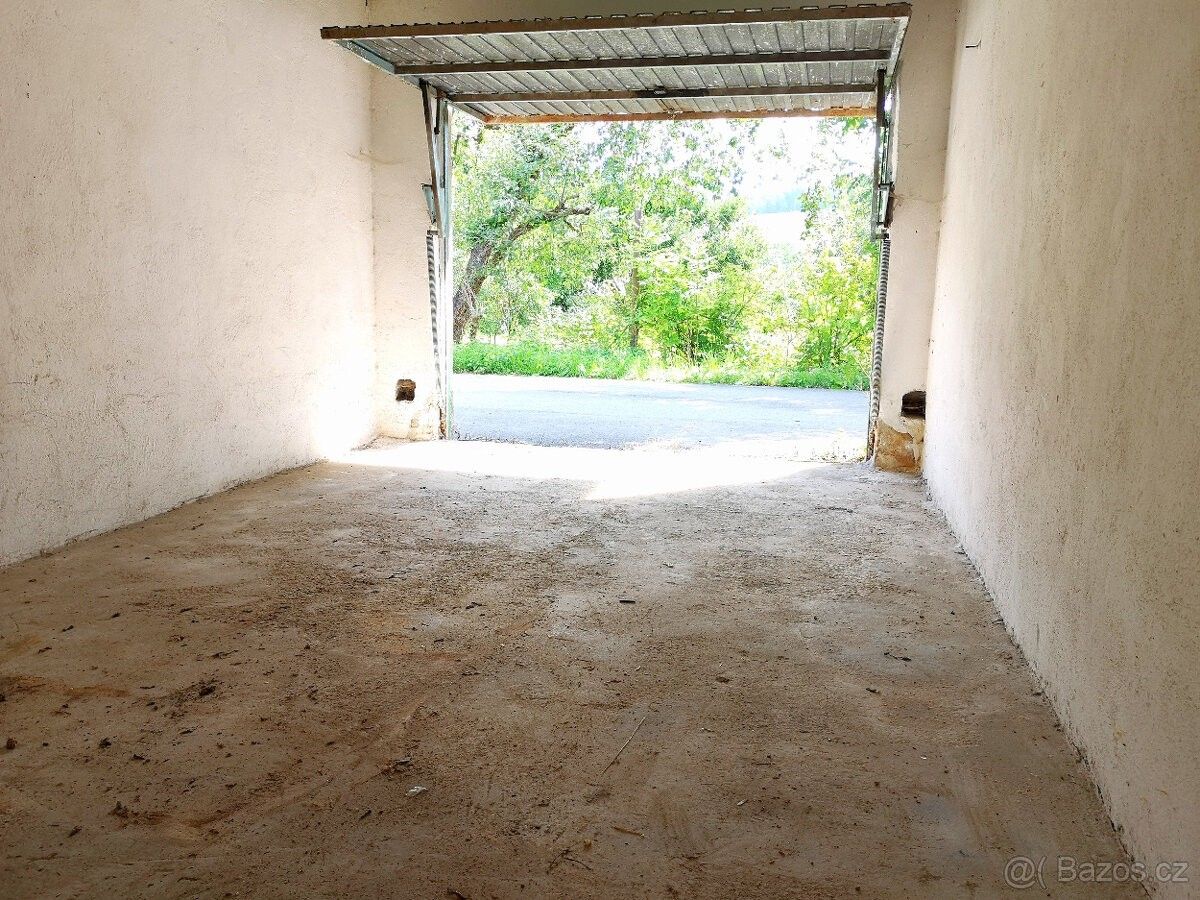 Garáže, Batelov, 588 51