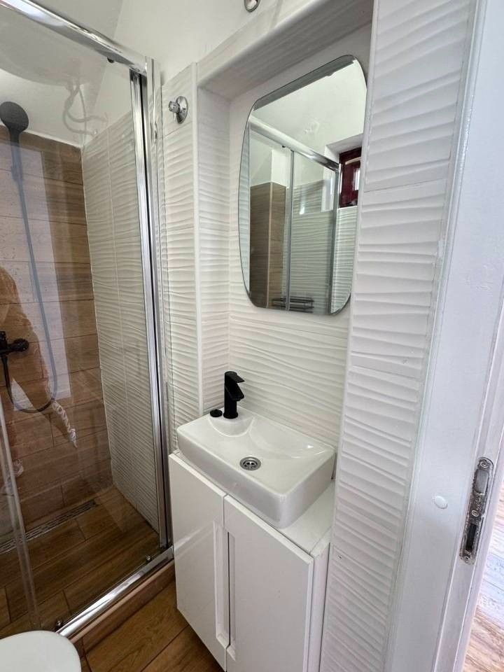 Prodej byt - 987 66, Zahraničí