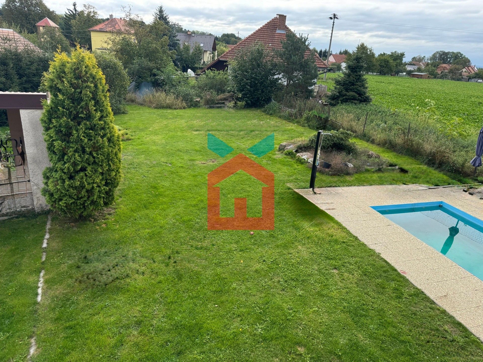 Prodej rodinný dům - Horky, 180 m²