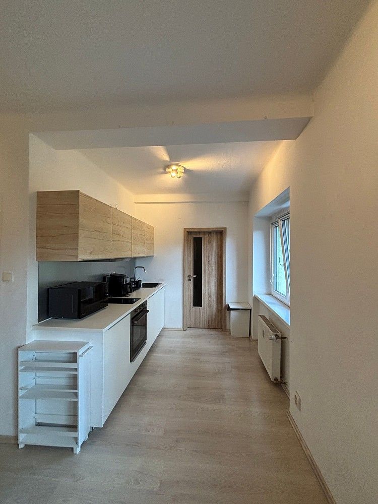 Pronájem byt 1+kk - Praha - Kobylisy, okres Praha 8, Hlavní město Praha, 30 m² - 5