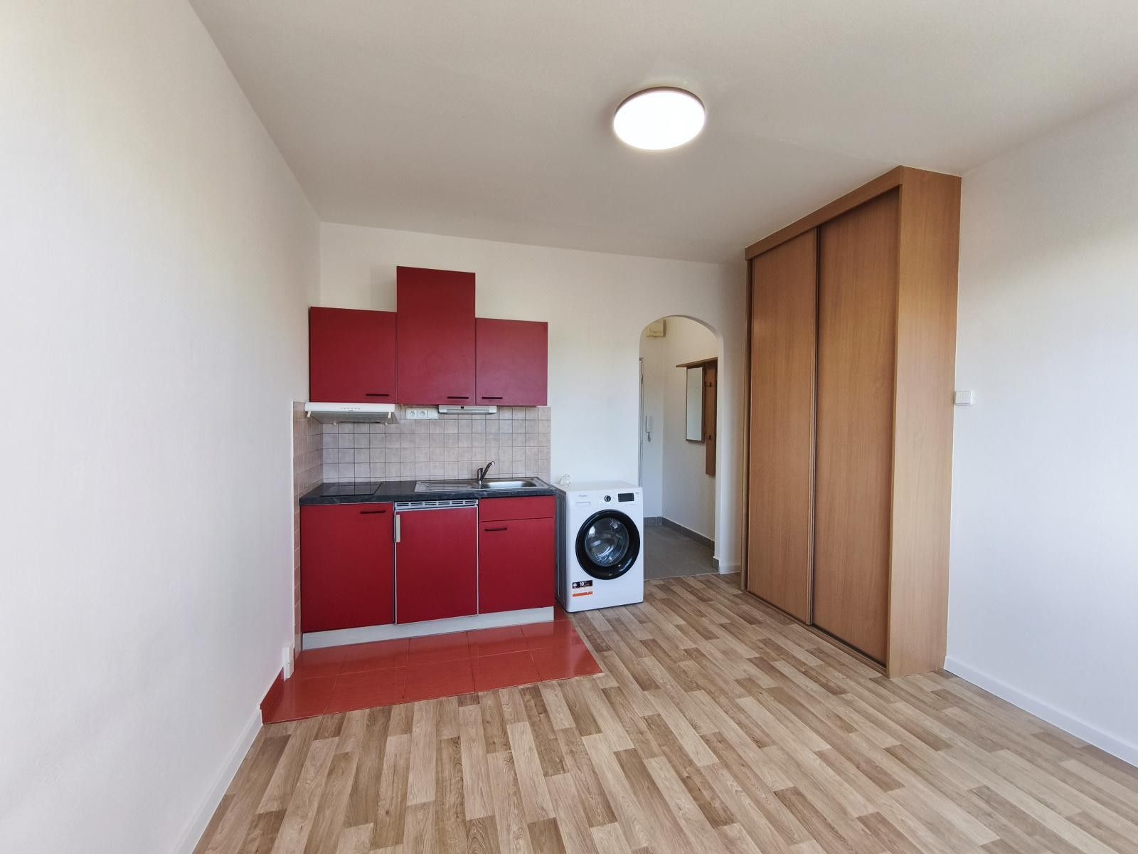 1+kk, Buzulucká  , Tábor, 21 m²