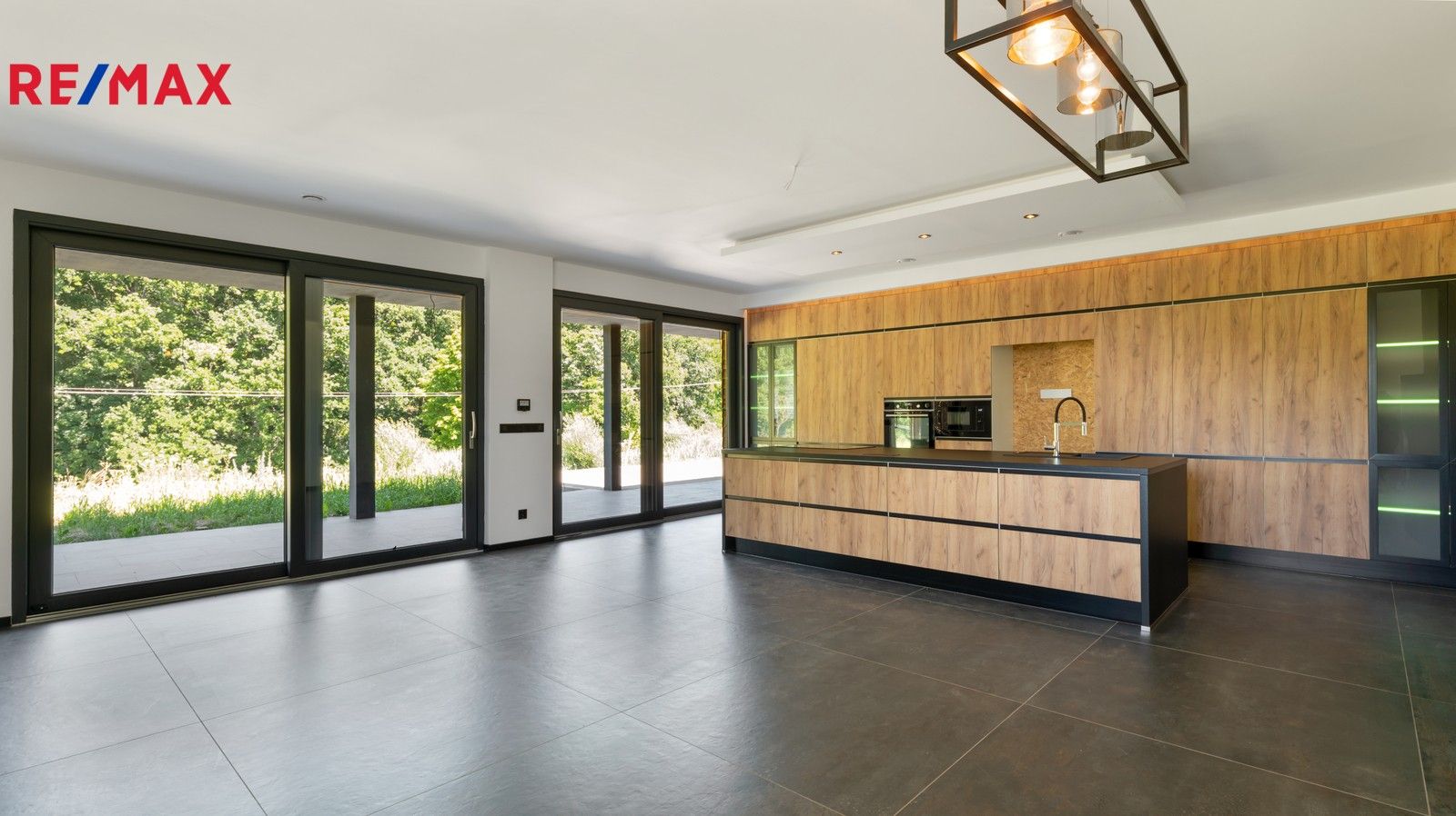 Prodej rodinný dům - Karlovarská, Velká Dobrá, 225 m²