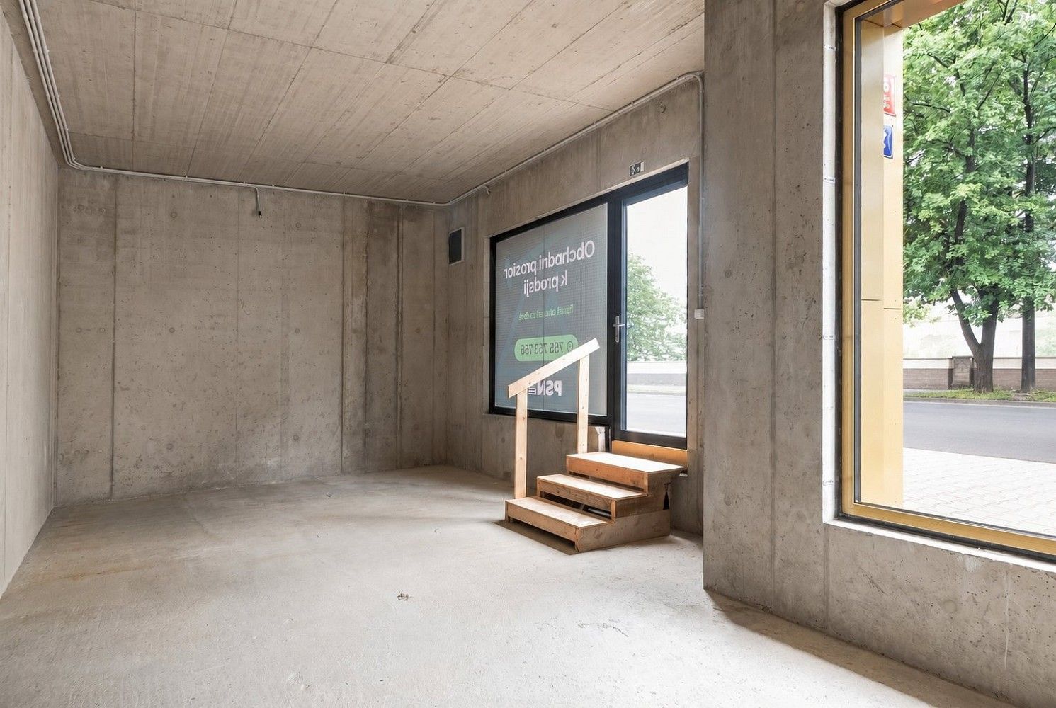 Obchodní prostory, 66 m²