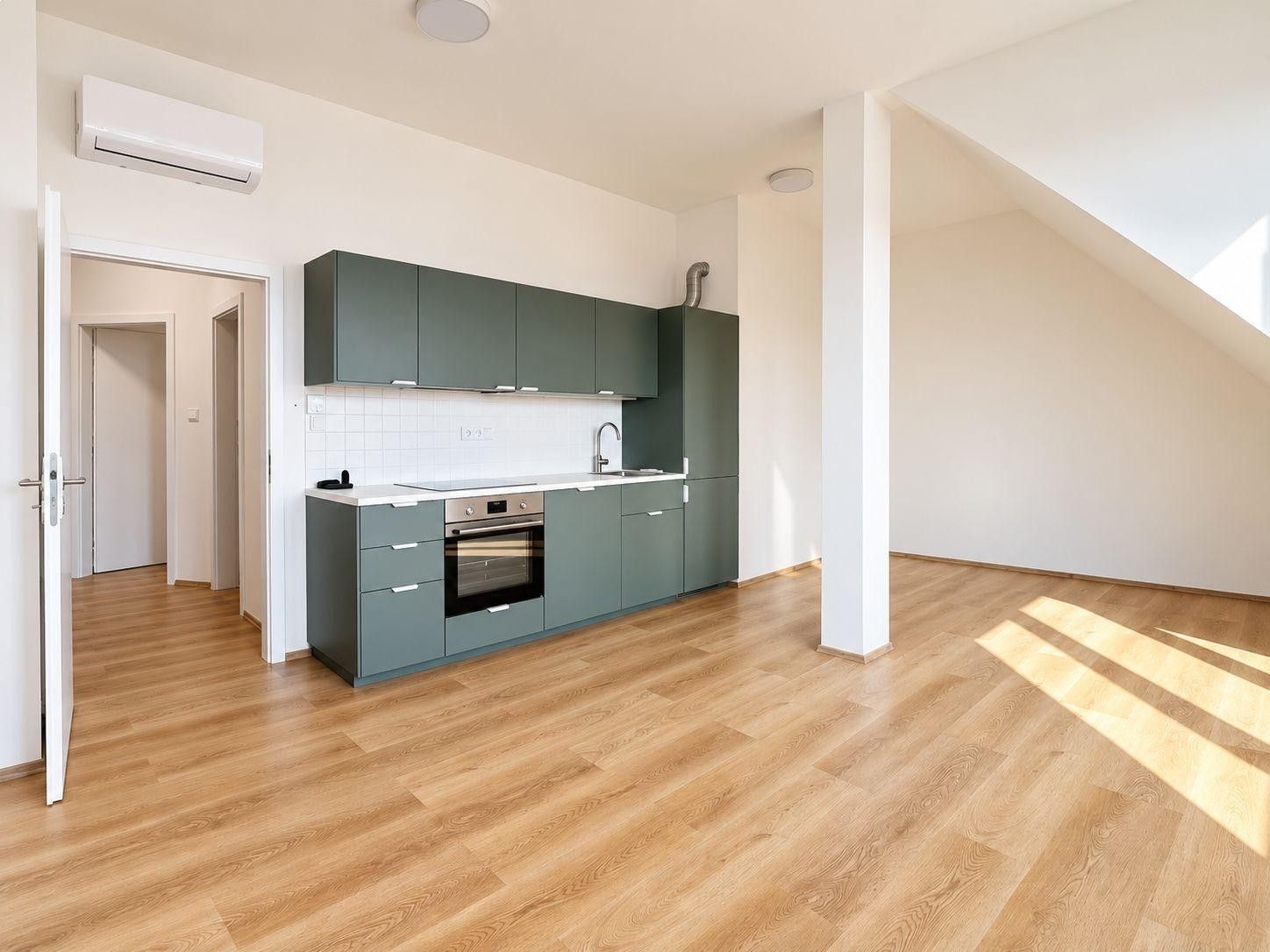 Pronájem byt 2+kk - Vosmíkových, Praha, 62 m² - 5