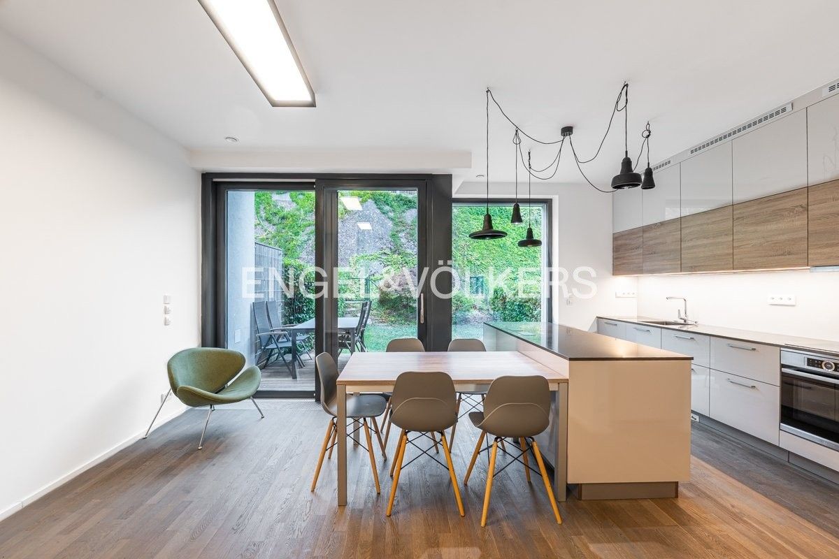 Rodinný dům · 165 m² · V Šáreckém údolí 2779, Praha Dejvice - 4