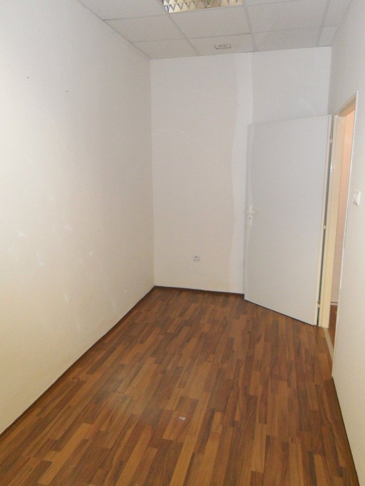 Pronájem kancelář - Perlitová, Praha 4 - Krč, 22 m² - 5