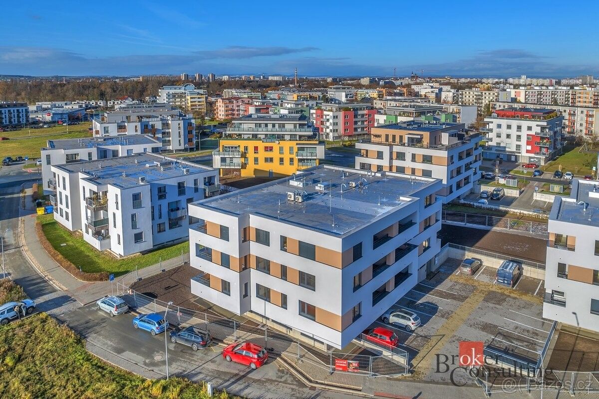 Garáž · Hradec Králové, 500 11 - 4