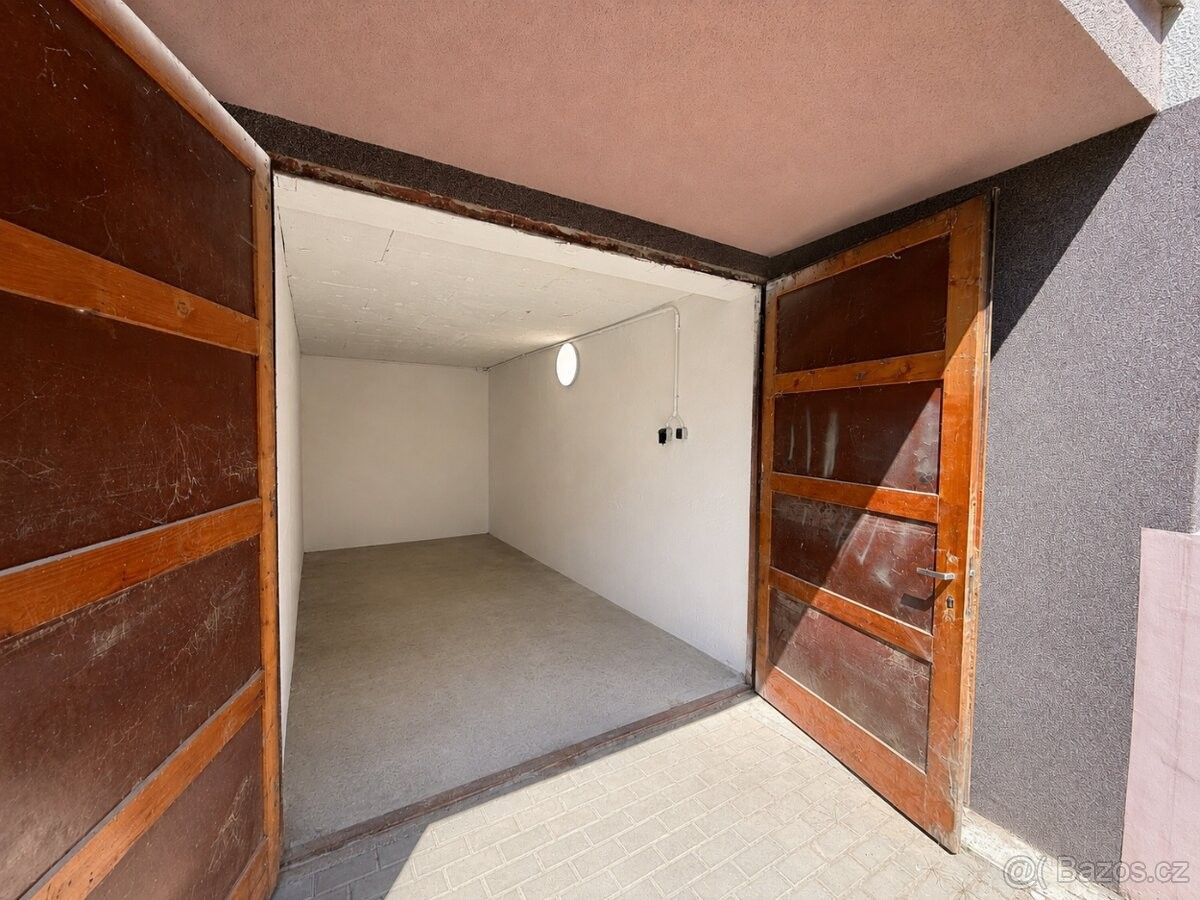 Garáže, Krnov, 794 01 - 1