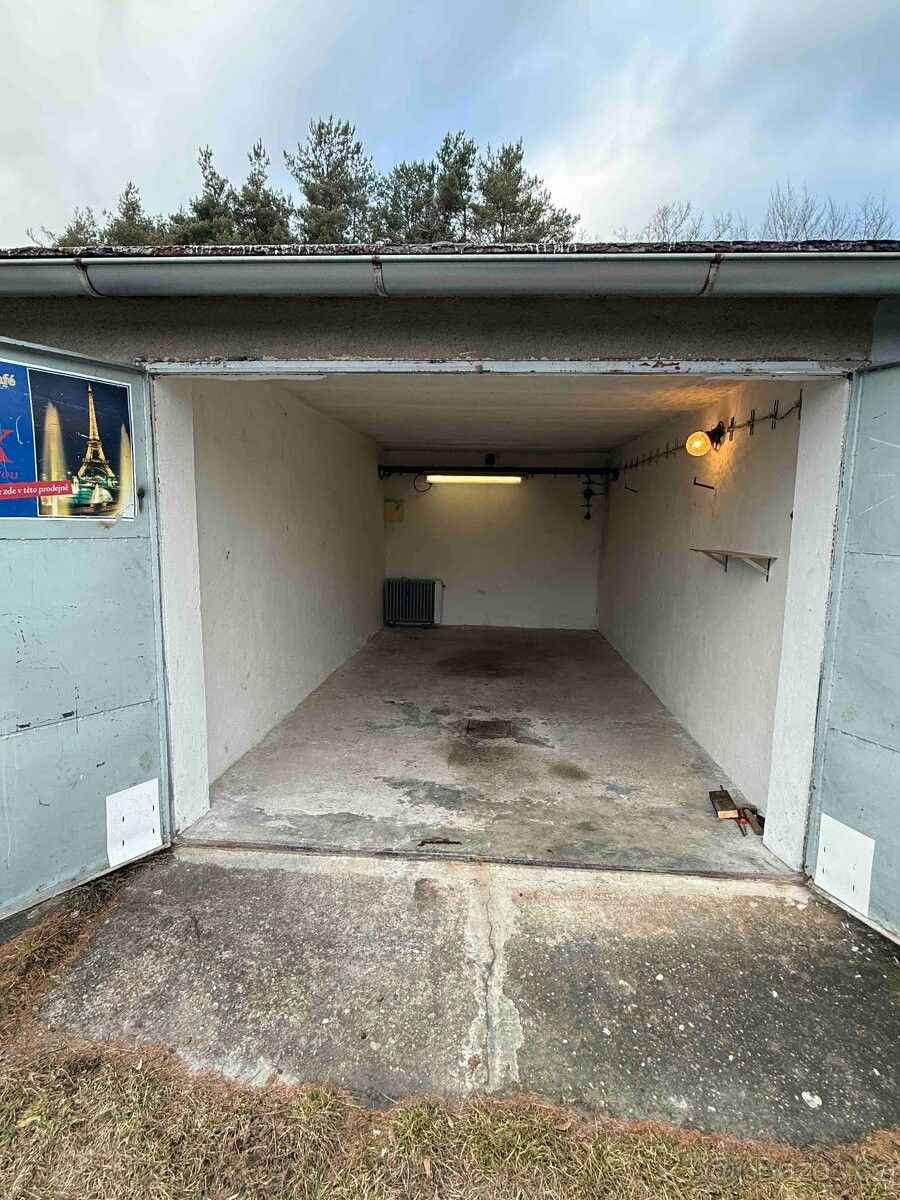 Garáže, Hradec Králové, 500 12
