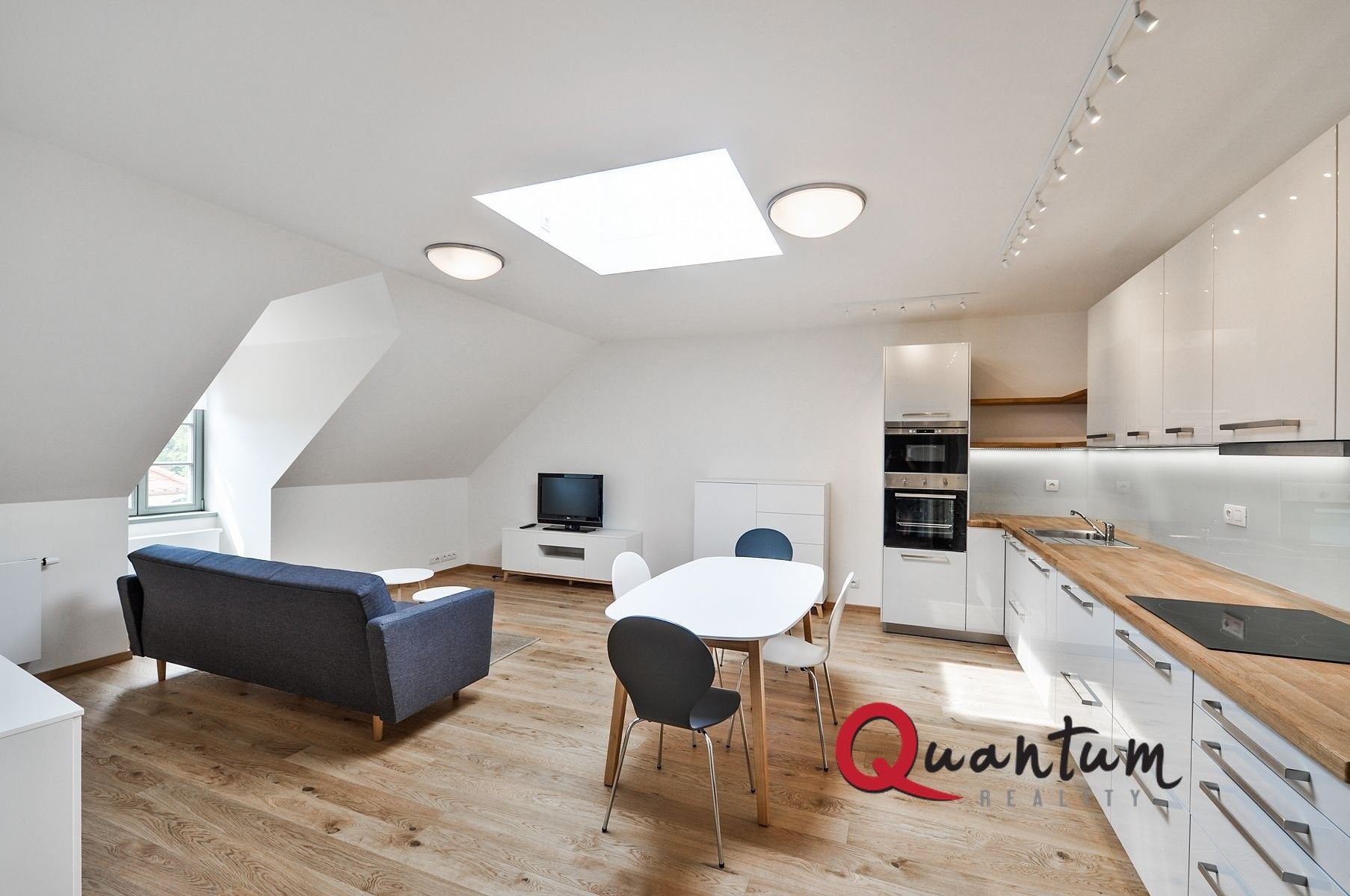 Pronájem byt 2+kk - U Matěje, Praha, 57 m²