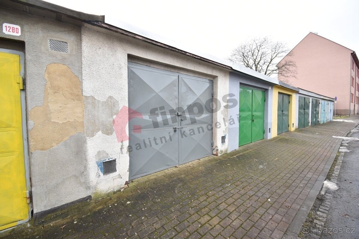 Garáže, Chomutov, 430 01