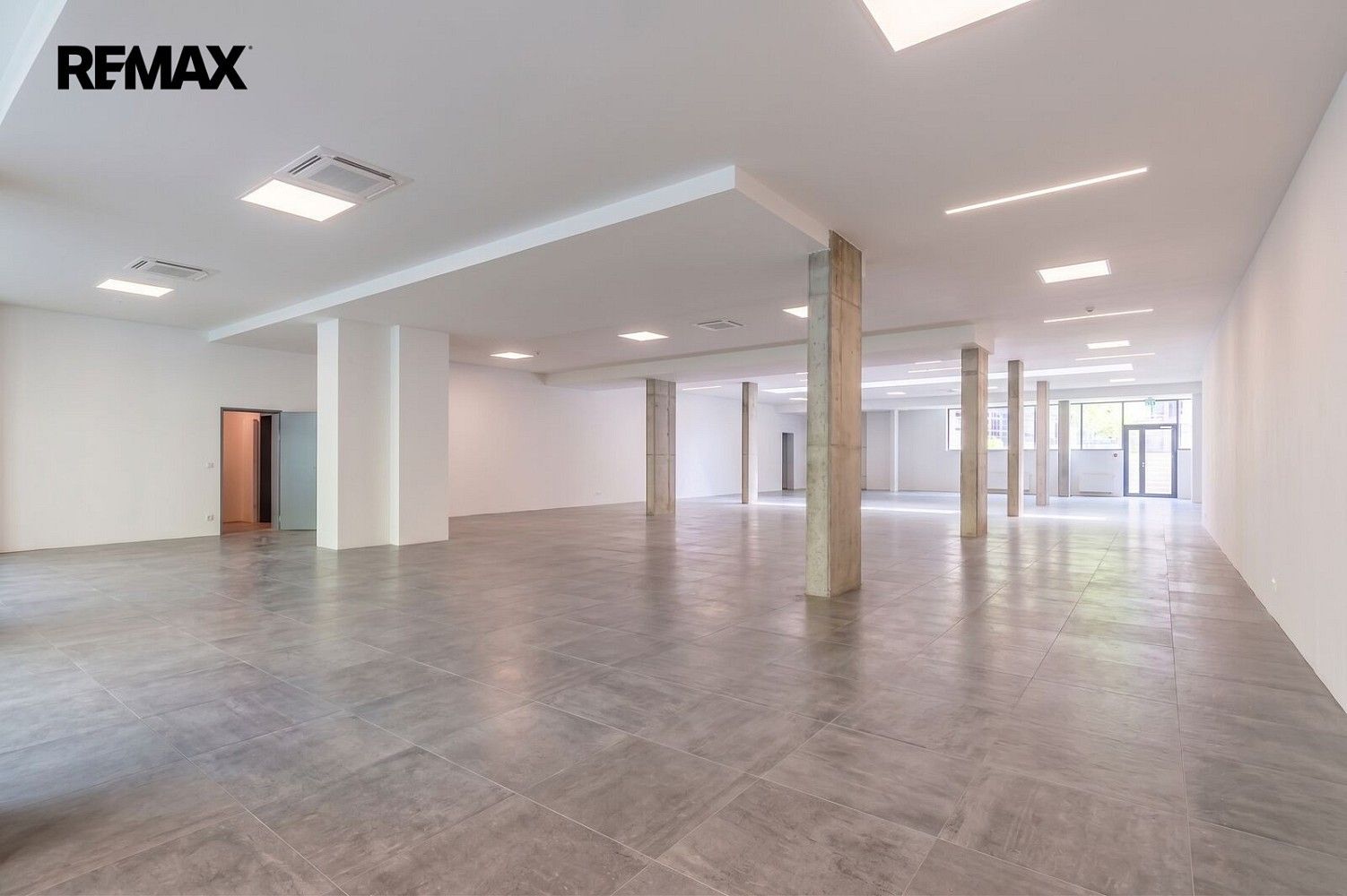 Obchodní prostory, Praha - Libeň, okres Praha 9, Hlavní město Praha, 670 m² - 1