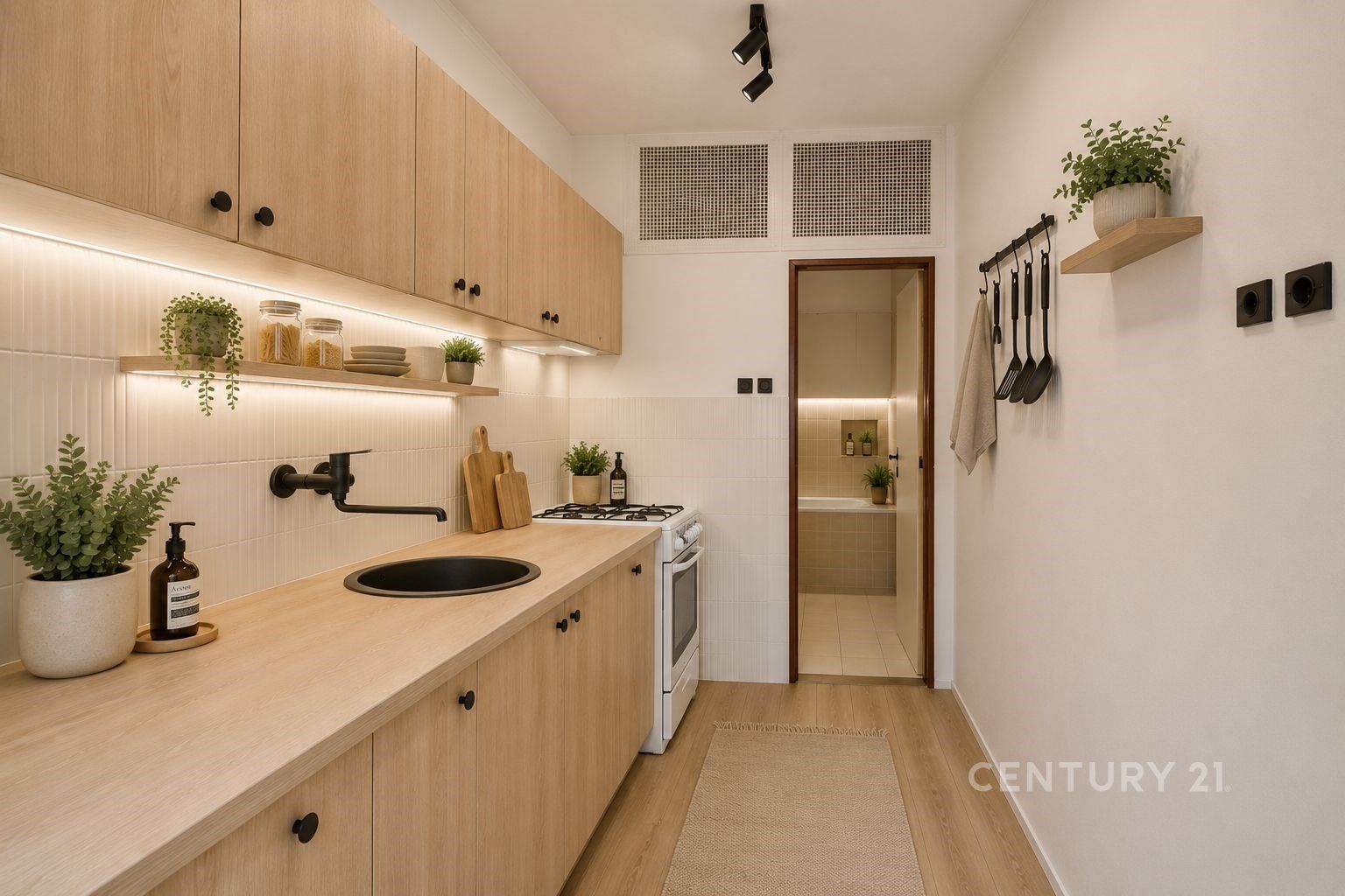 Prodej byt 2+1 - Husova tř. 1830, České Budějovice 3, 51 m² - 5