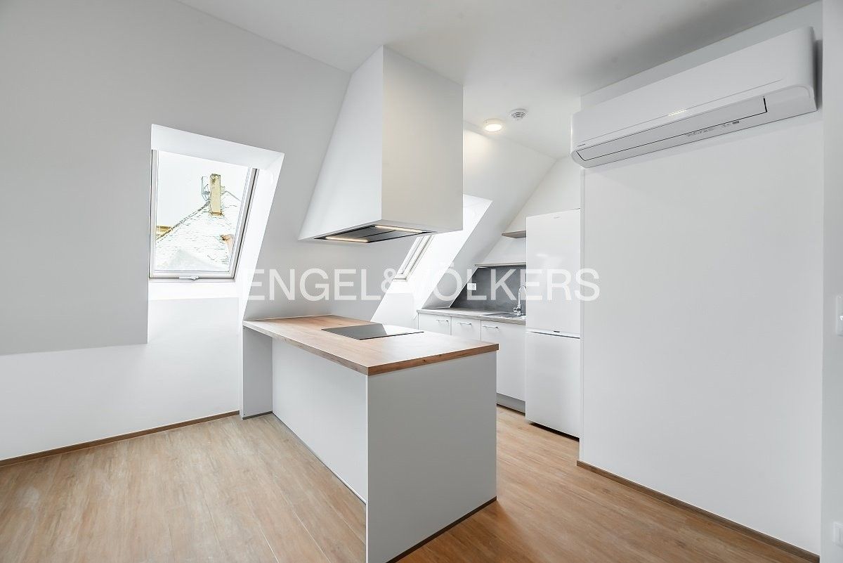 2+kk, Šrobárova 1868, Praha, 49 m²