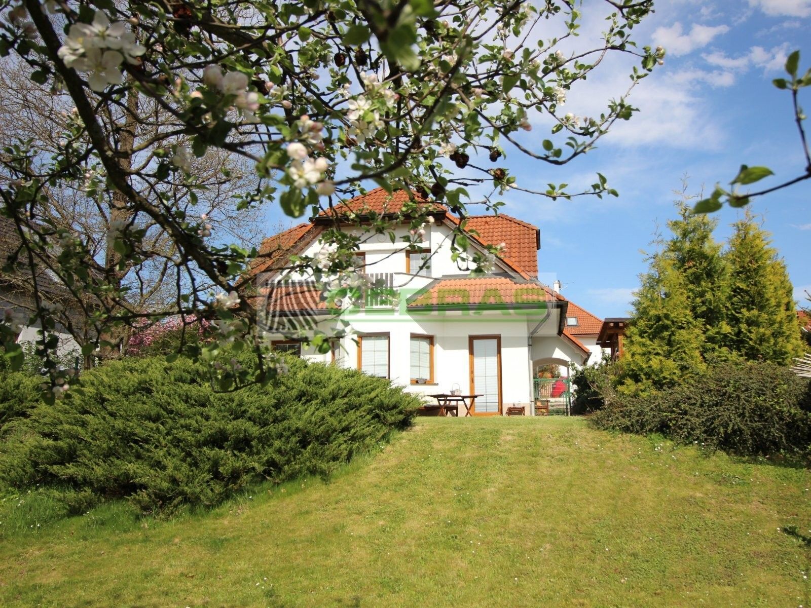 Rodinné domy, Kodetka Vnitřní, Hlincová Hora, 272 m² - 1