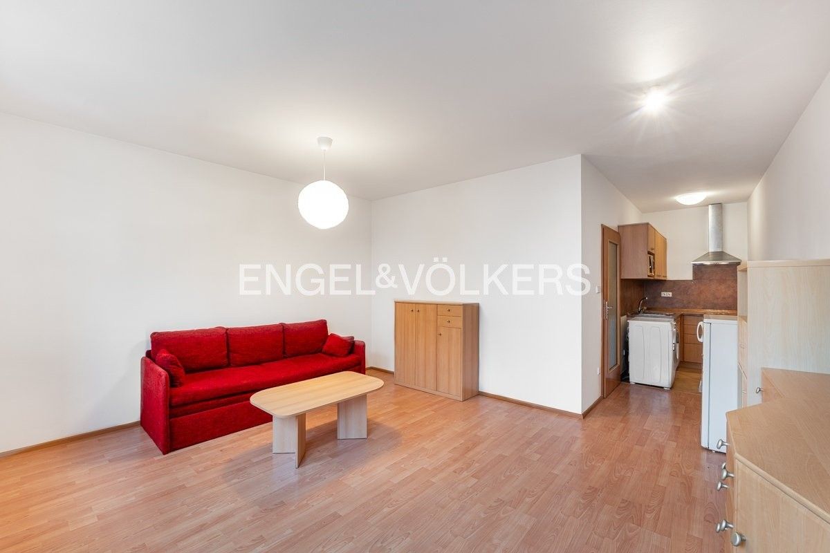 Prodej komerční - Plzeňská, Praha, 32 m²