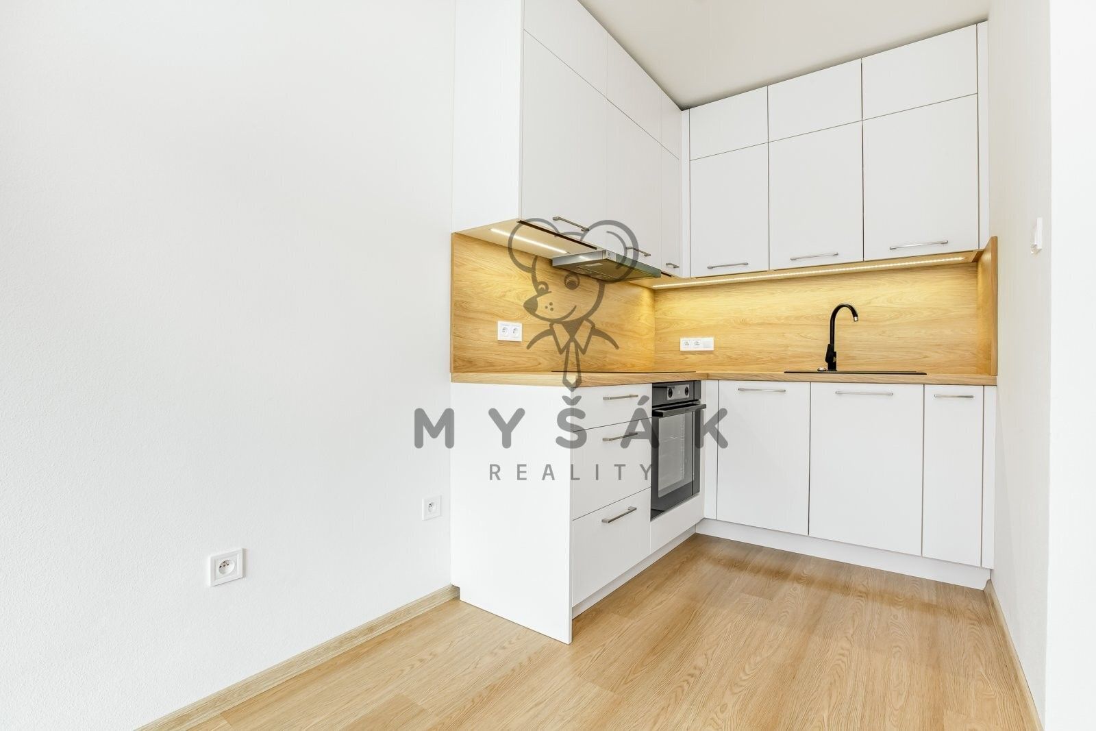 Pronájem byt 1+kk - Palmová, České Budějovice, 27 m²