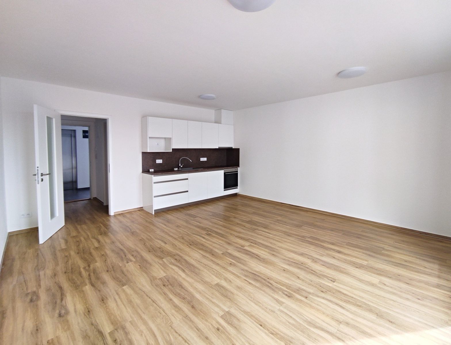 Pronájem byt 1+kk - Jižní, Brno - Horní Heršpice, Jihomoravský kraj, 37 m² - 5