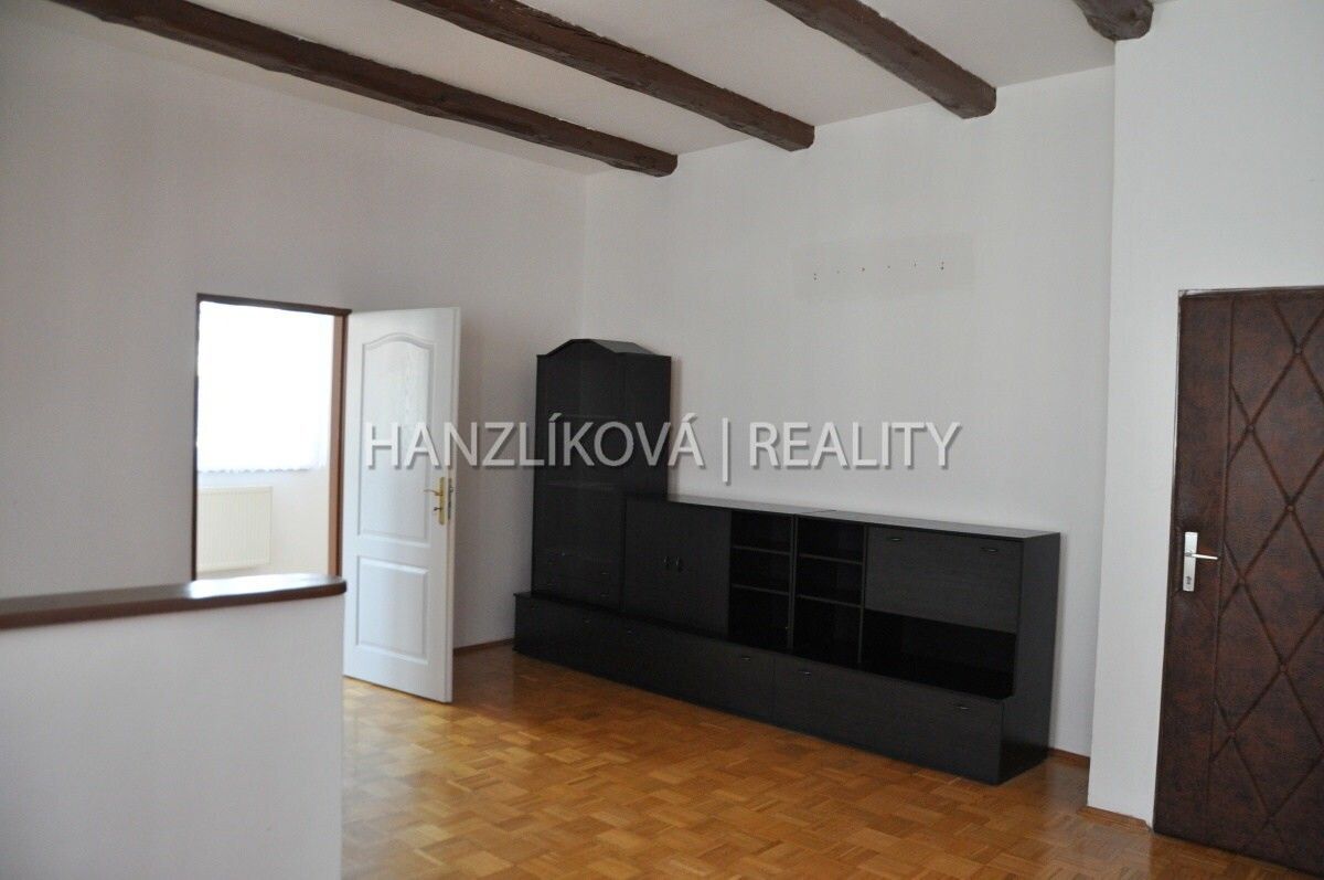 Pronájem byt 2+kk - Husova tř., České Budějovice, 55 m²