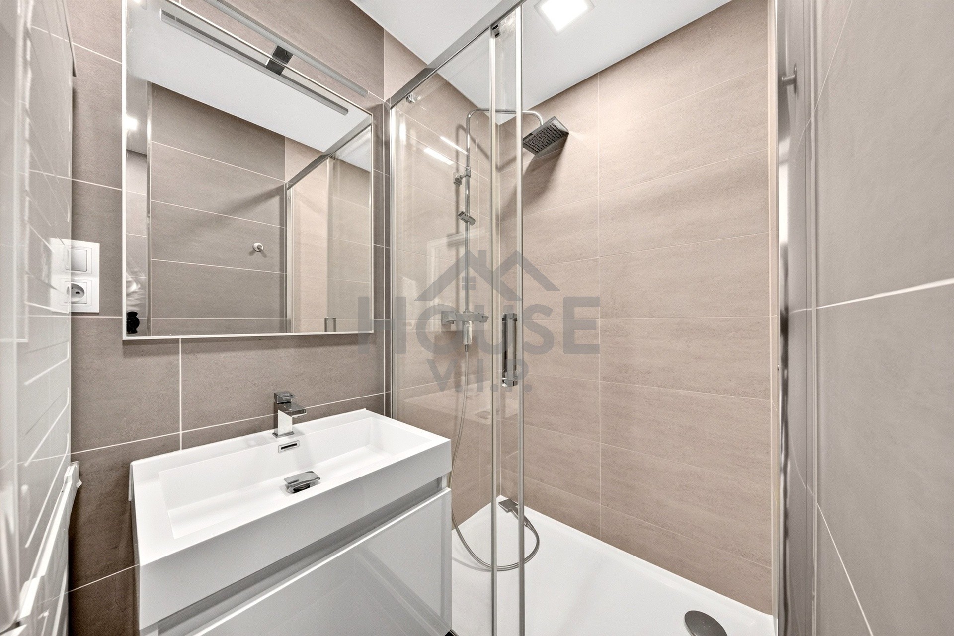 Byt 2+kk · 42 m² · Prosecká, Praha - 4