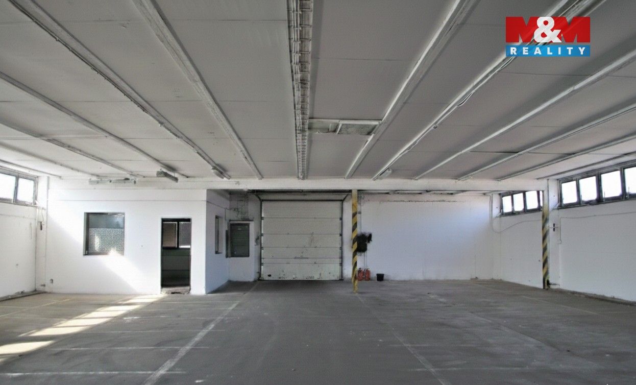 Pronájem sklad - Semanín, 1 250 m²
